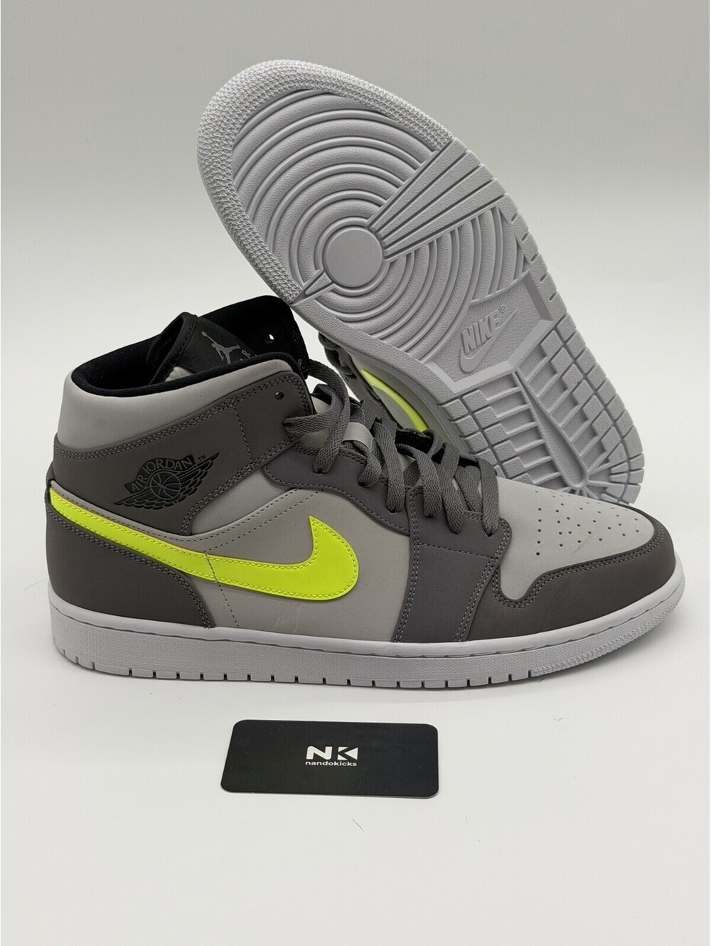 Air Jordan 1 Mid Grey Volt 554724-072 Size 11.5M NEW